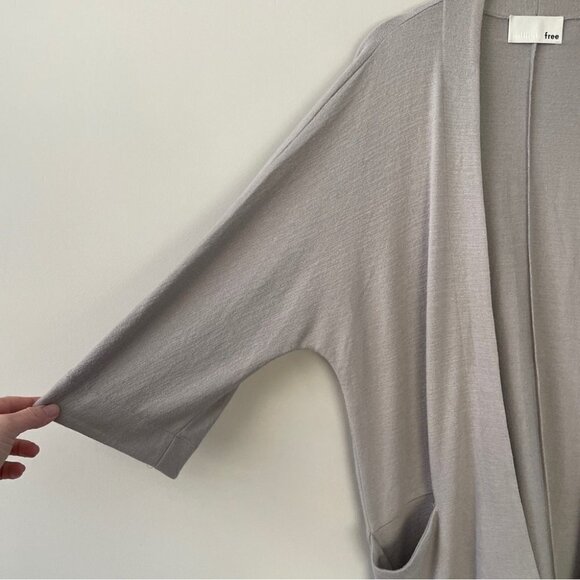 𝅺Aritzia Wilfred Free Grey Knit Cardigan Small - Picture 3 of 4